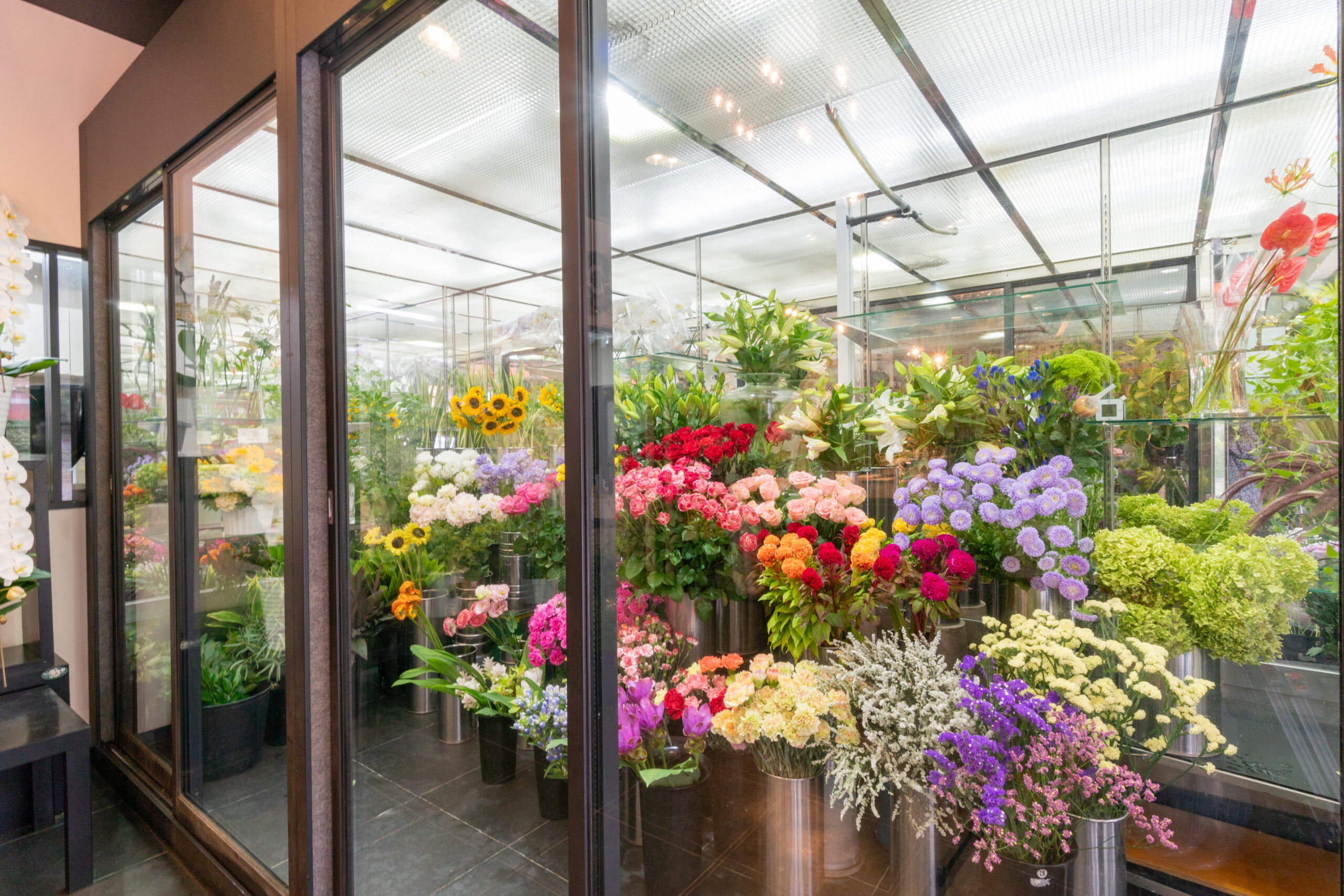 管理された花の写真（花の店コーヤの店内）